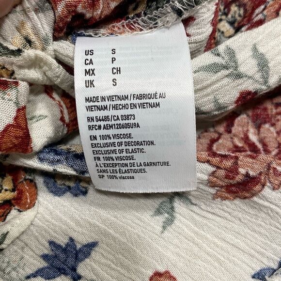 American Eagle Floral Ruffle Shorts S – Cream Red Blue Boho Pom Trim Festival AE - Picture 11 of 12